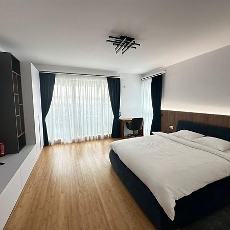 Pitesti Residence Bagian luar foto